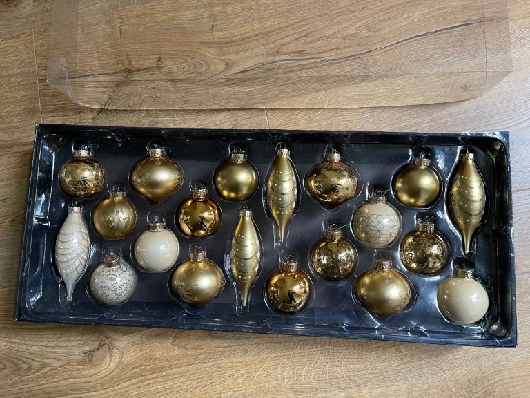 Gold and Beige Christmas Decorations Set