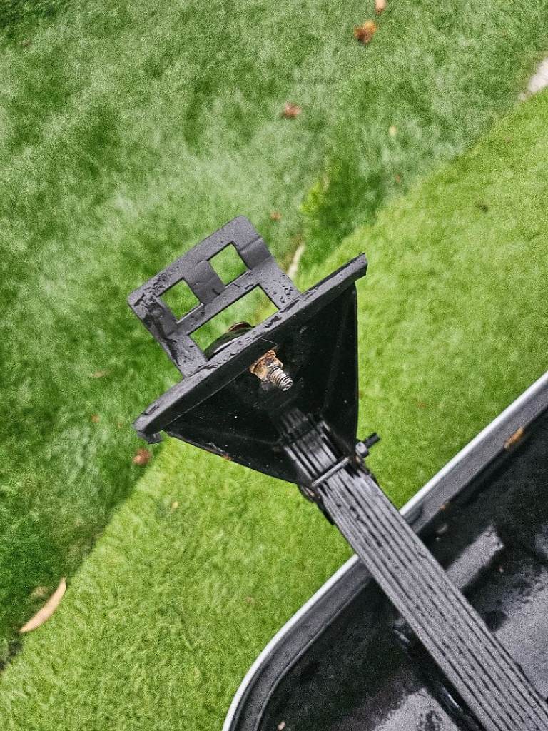 Car roof box with rails 