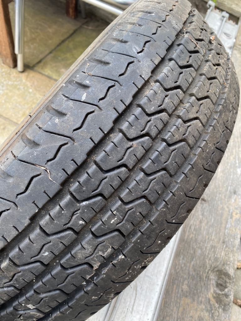 Pair of 205/65 x 16 car/van tyres 