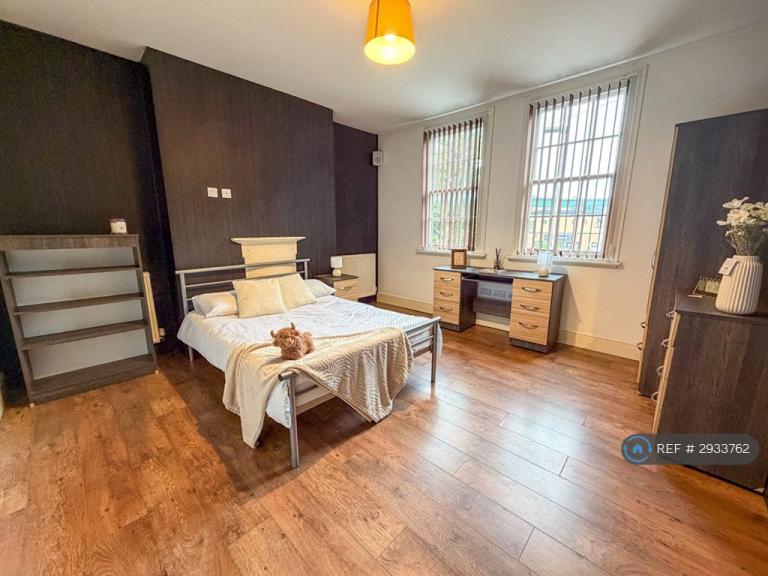4 bedroom flat in Westcotes Drive, Leicester, LE3 (4 bed) (#2933762)