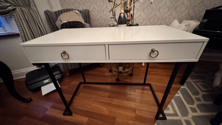 Wayfair white desk with painted black legs 