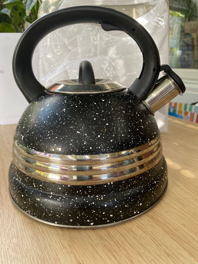 Black Speckled Whistling Kettle – Good Condition