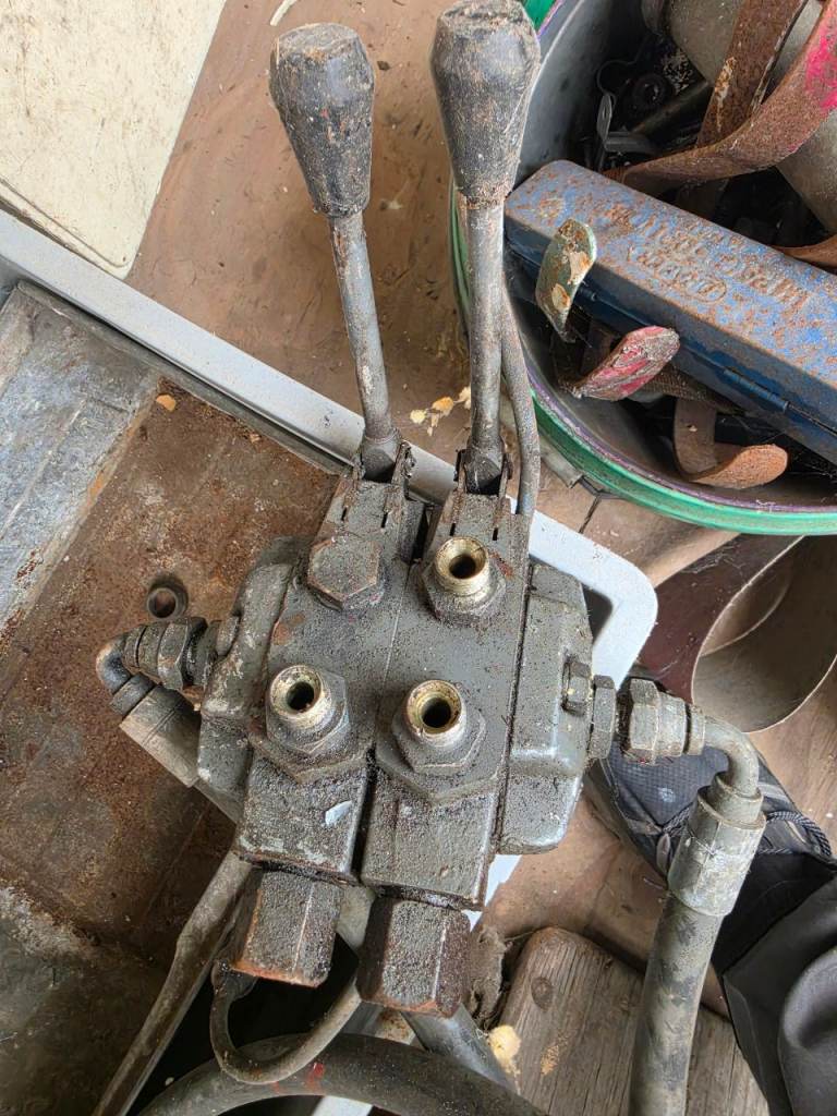Spool valve