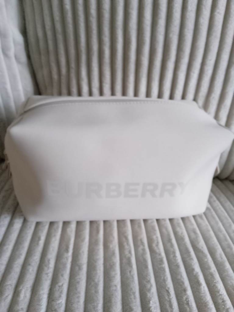 NEW UNISEX FAUX LEATHER BURBERRY TOILET BAG