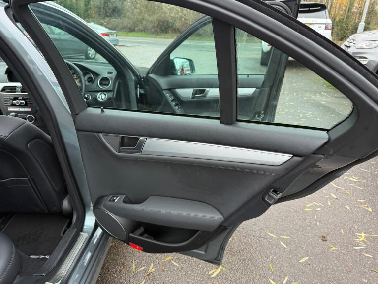 2011 Mercedes-Benz C Class C220 CDI BlueEFFICIENCY Sport 4dr Auto SALOON DIESEL Automatic