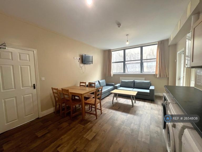 5 bedroom flat in St Augustines Parade, Bristol, BS1 (5 bed) (#2654808)