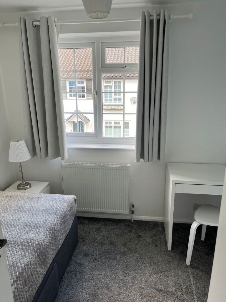 Single room available for rent