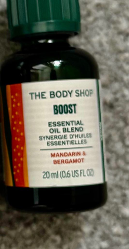 The Body Shop Boost Essential Oil Blend - Mandarin & Bergamot, 20ml