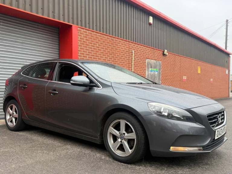 2013 Volvo V40 D2 SE 5dr HATCHBACK DIESEL Manual