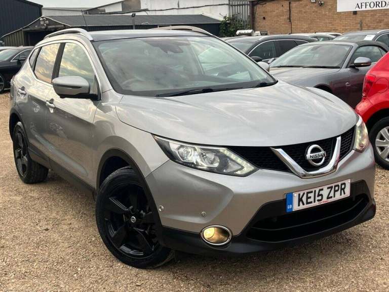 2015 Nissan Qashqai 1.6 DiG-T Tekna [Non-Panoramic] 5dr HATCHBACK PETROL Manual