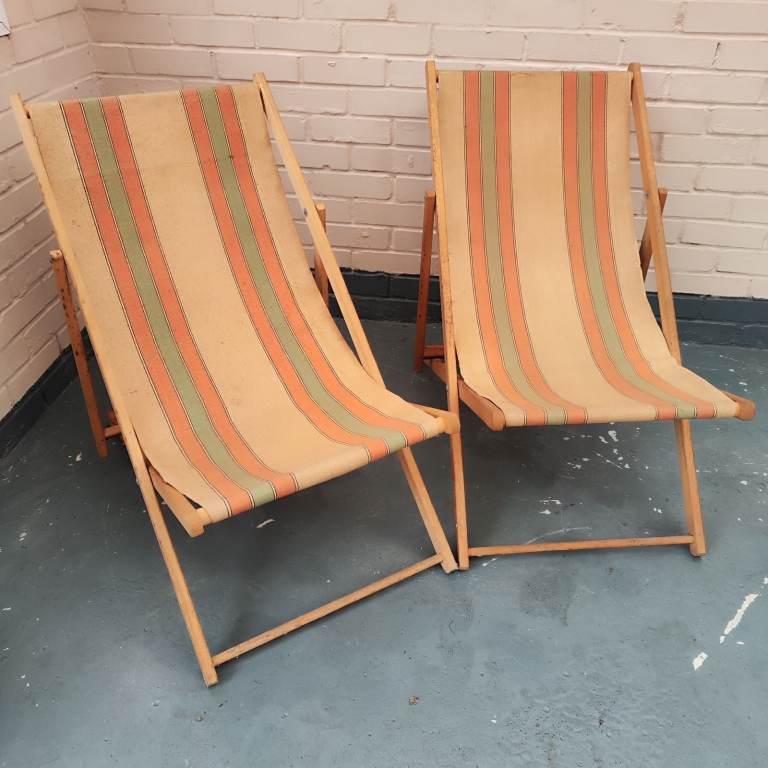 🌞 Pair of Vintage Mid-Century Deckchairs — Striped Canvas 🌞