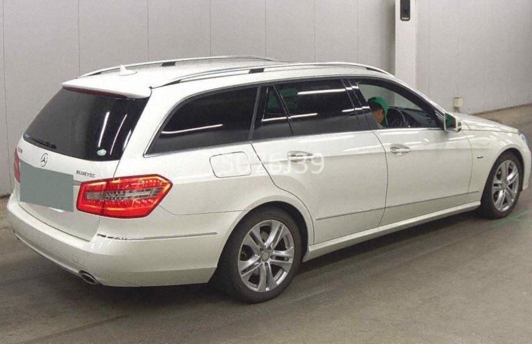 2011 Mercedes-Benz E-Class E350 3.0 BLUE EFFICIENCY DIESEL AUTO ESTATE * ONLY 24000 MILES * TOP G...