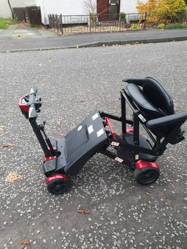 AUTO FOLD SOLAX mobility scooter can deliver 