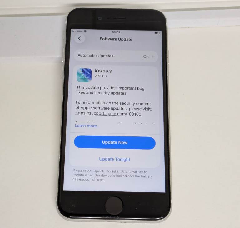 Unlocked iPhone SE 2nd gen iOS 26 cheap phone for work, business, personal use 