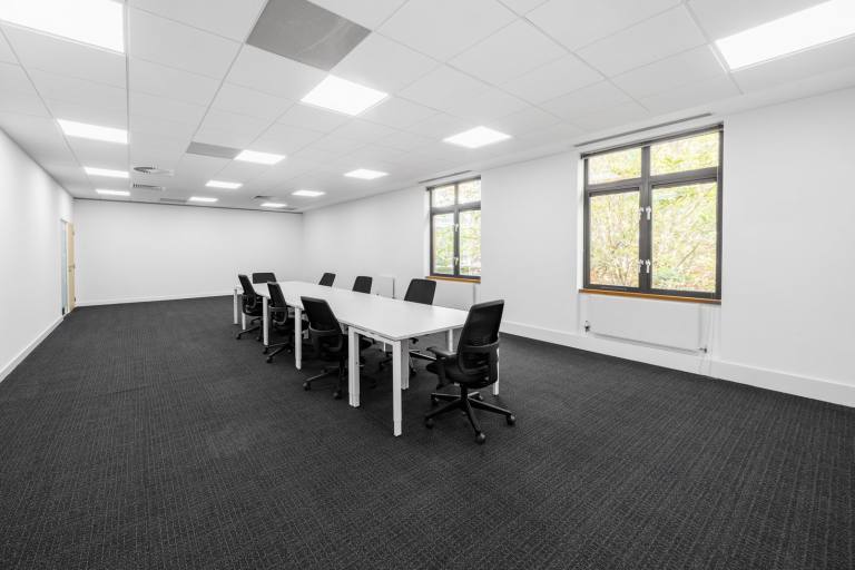 West Malling - ME19 4AE \ Large Office Space with a Flexible Layout for Up to 10 Desks