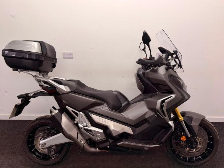 HONDA ADV 750-H ** AUTOMATIC - TOP BOX - WARRANTY **