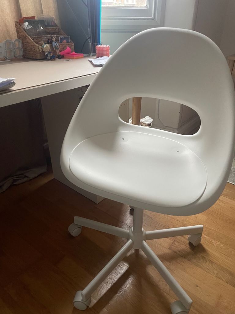 Desk chair 