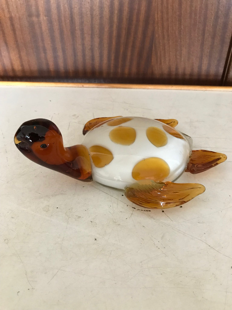 Glass Turtle Amber/White 