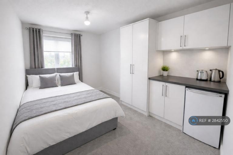 1 bedroom in Greystoke Road, Slough, SL2 (#2842550)