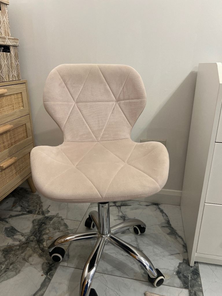 Cream Fabric Office Chair on Wheels – As Good As New