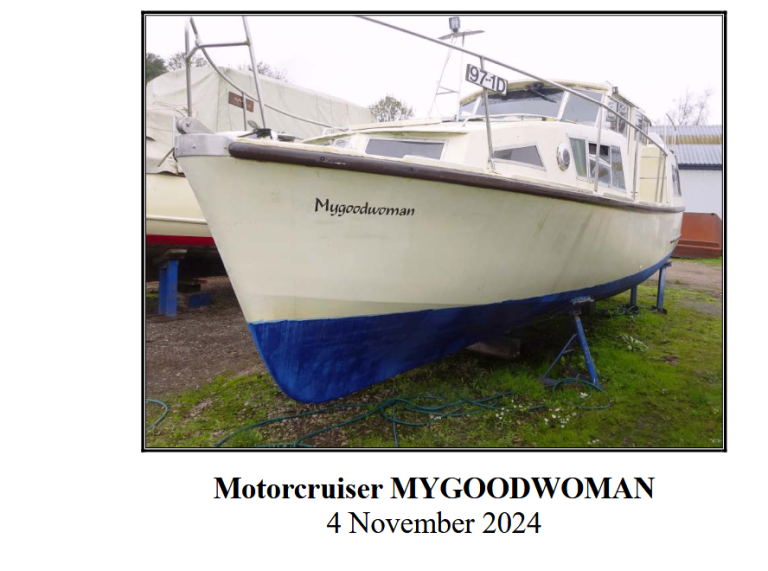 30 foot Broads cruiser