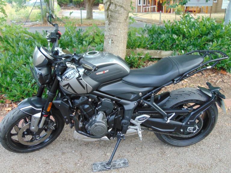 Triumph Trident 660 2022 low miles splendid naked light nimble middle weight 660