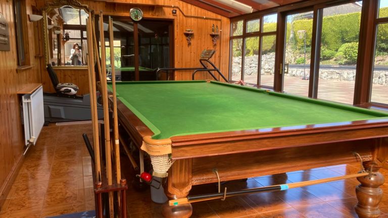 Snooker table 