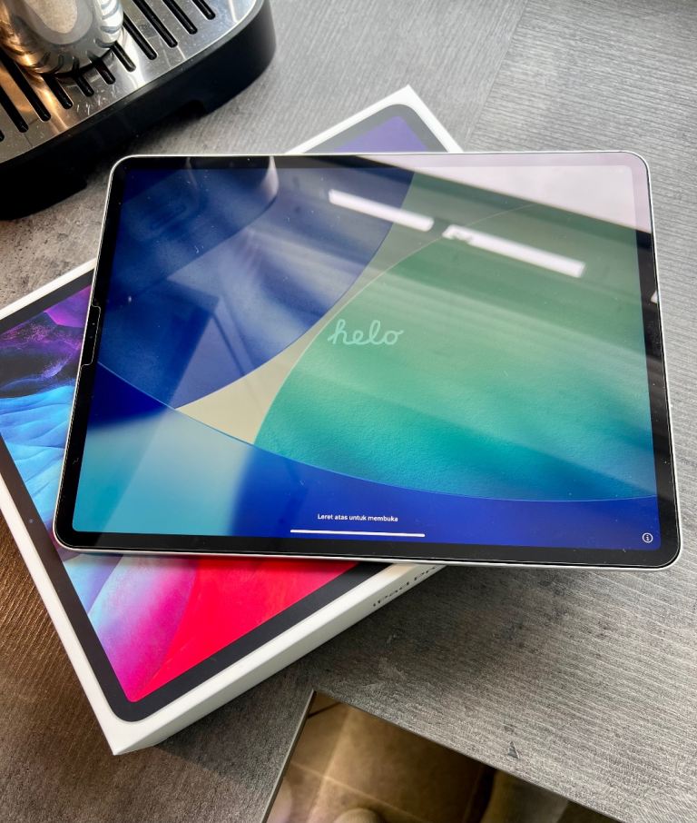 Lovely Apple IPad Pro 12.9-Inch 4th Generation Wi-Fi+Cellular 128gb