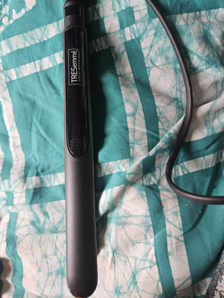 TRESemmé Professional Hair Straightener - Excellent Condition