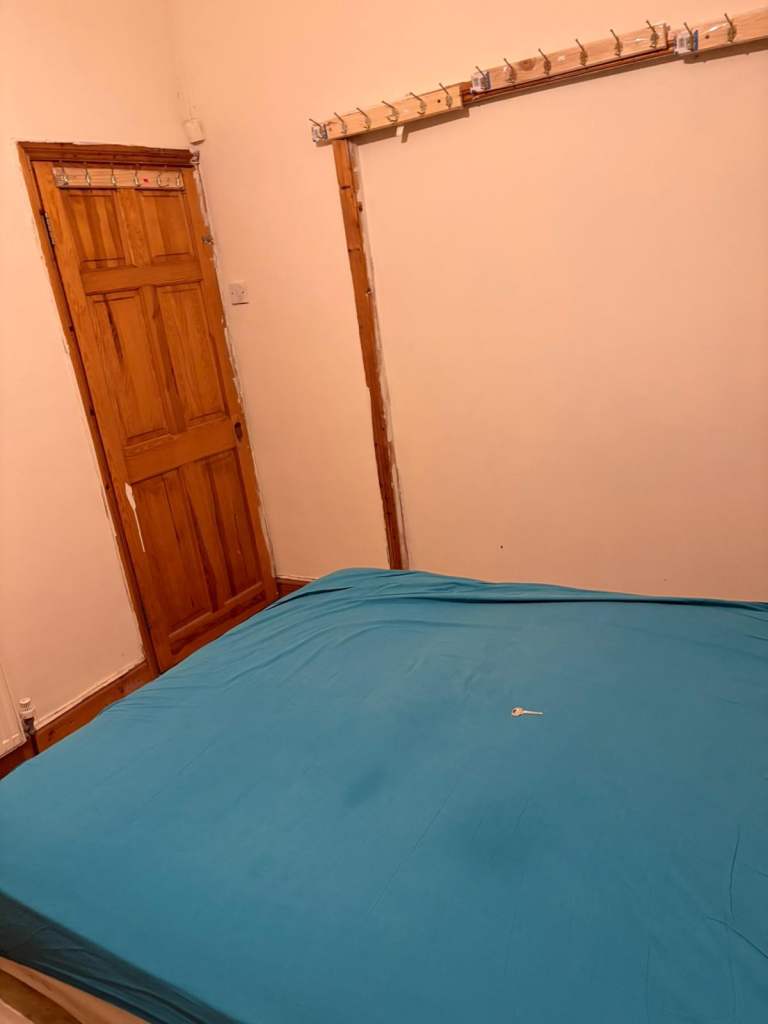 Spacious and Cosy Single Room for Rent in - M8 9LD