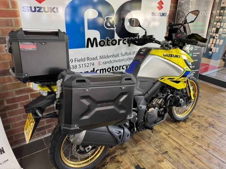 Stunning Yellow with Black Luggage DL1050DE Tour Edition