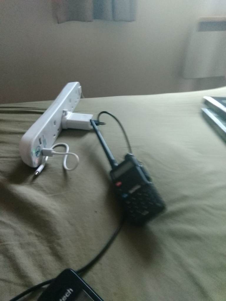 Baofeng walkie talkie work well with charger