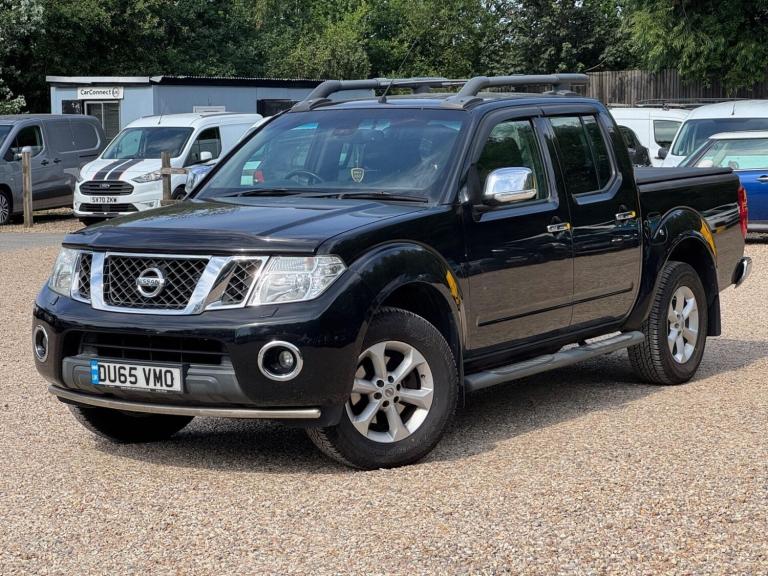 2015 Nissan Navara 2.5 dCi Salomon Auto 4WD Euro 5 4dr Pickup Diesel Automatic