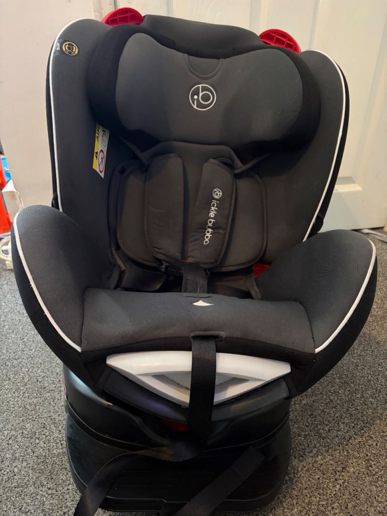Ickle bubba rotating car seat with Isofix.