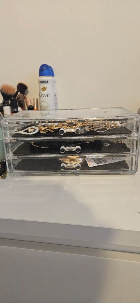 Jewelry organizer