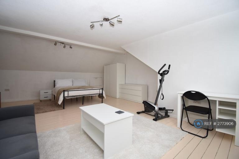 1 bedroom in Perry Hill, London, SE6 (#2773906)