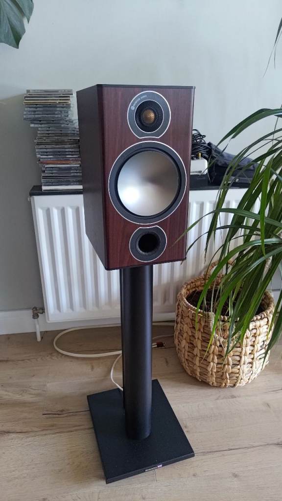 Monitor Audio Bronze 2 speakers 