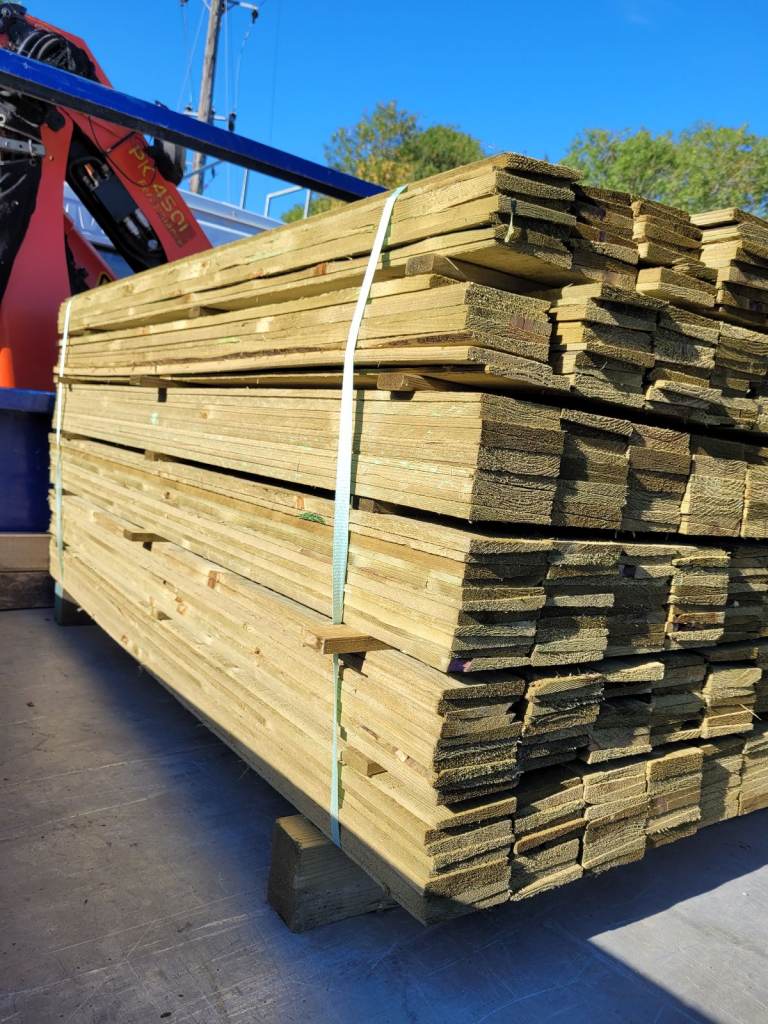 Featheredge Boards New 100mm Treated Fencing £1 each Feather Edge