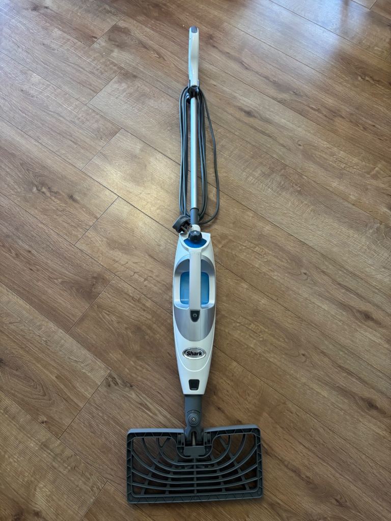 SHARK - Steam Mop Cleaner