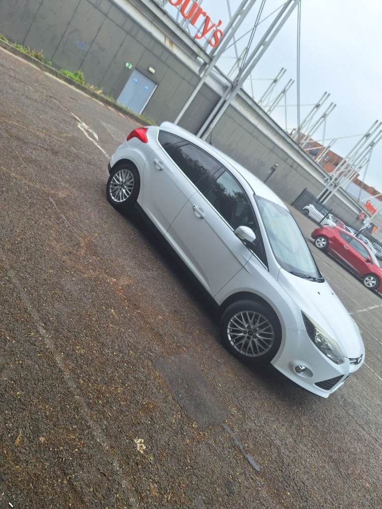 Ford, FOCUS, Hatchback, 2012, Manual, 998 (cc), 5 doors