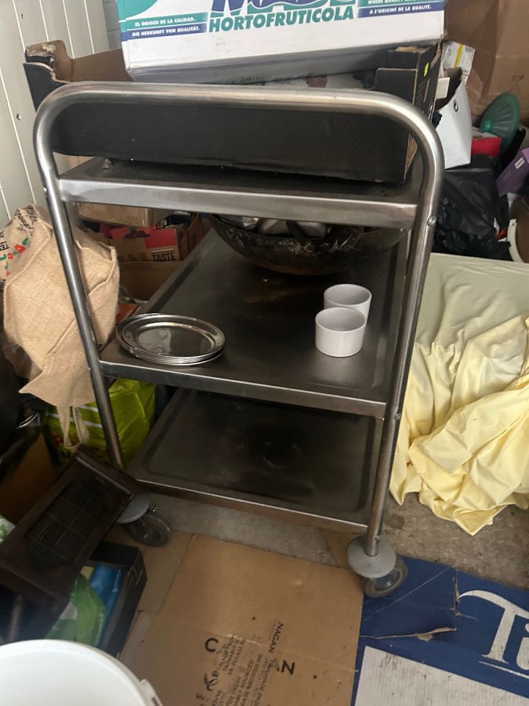 Serving trolley