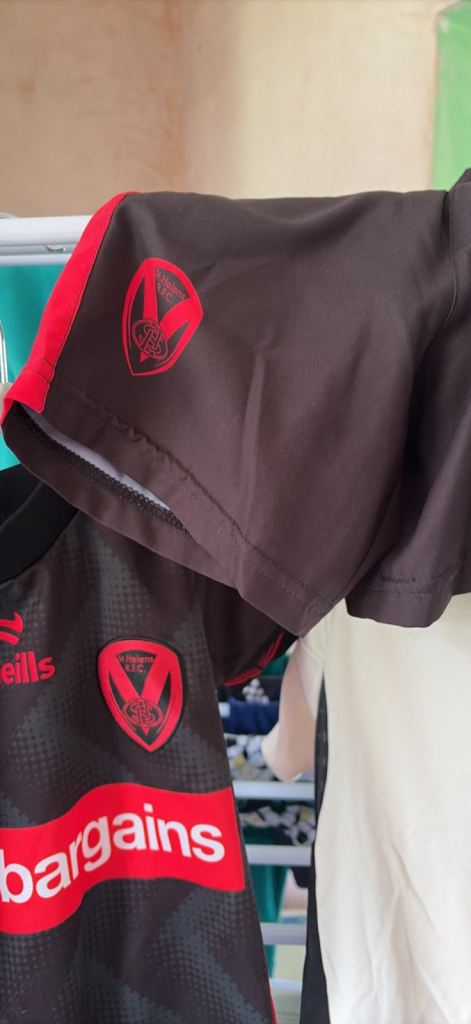 Liverpool sshirt  St Helen’s rugby shirt and shorts 