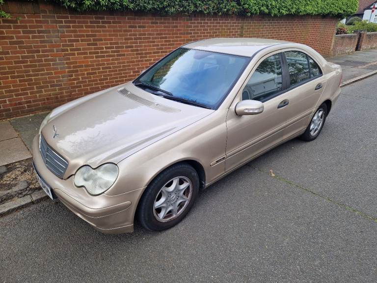 AUTOMATIC MERCEDES C180 ULEZ FREE DRIVES WELL 