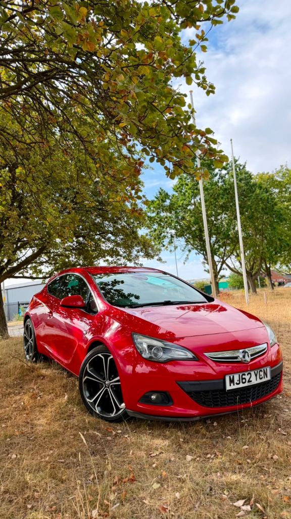 Vauxhall, ASTRA GTC, Hatchback, 2012, Manual, 1956 (cc), 3 doors