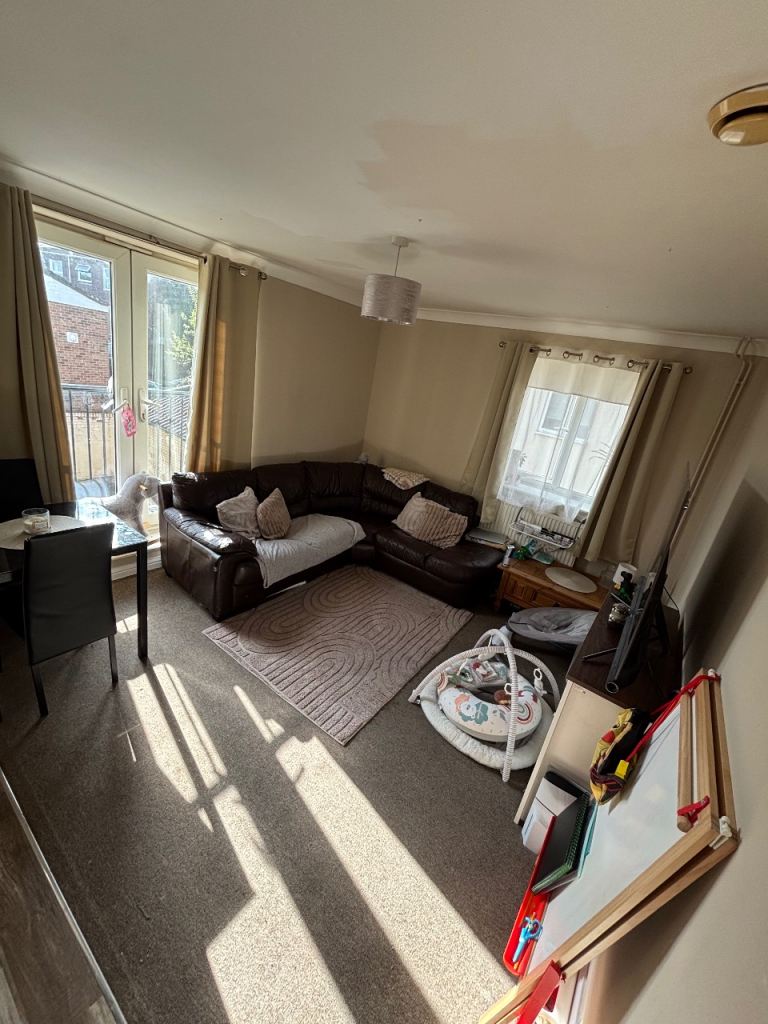 NR2 2 bedroom 1st floor flat