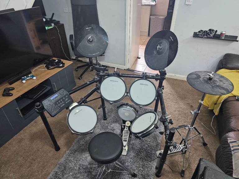 Drum kit amp and speakers 