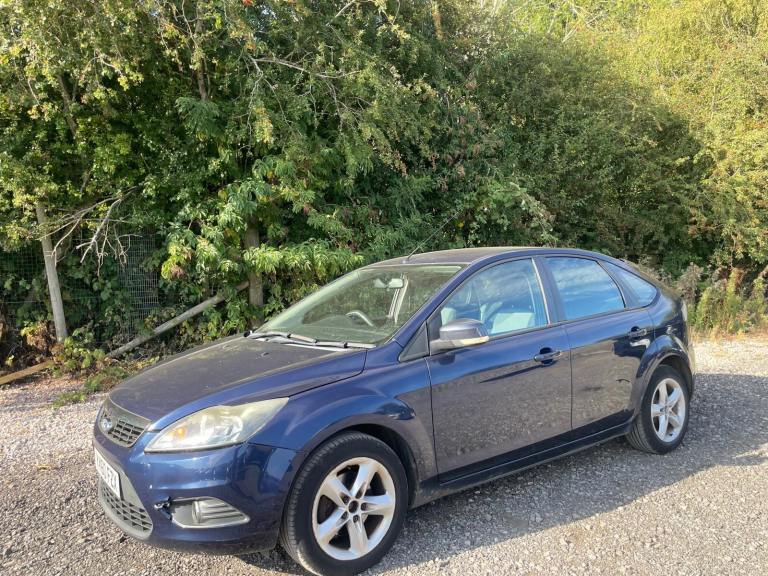 FORD FOCUS 1.8 ZETEC PETROL 60 REG 5 DOOR BLUE AIR CON MOT NOVEMBER 11TH LOW INSURANCE 40+ MPG 