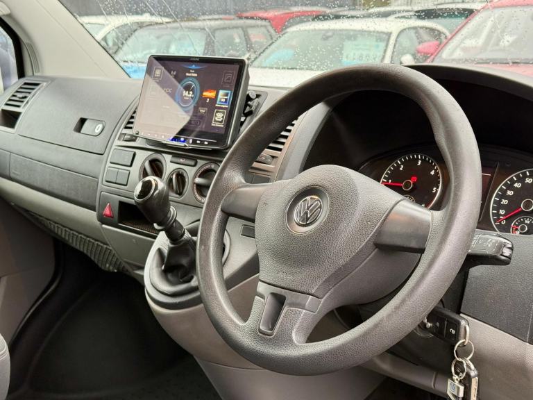 2014 VW Transporter Trendline Crew Van 5 Seat LWB *Day Van - Victron Solar -Bed*