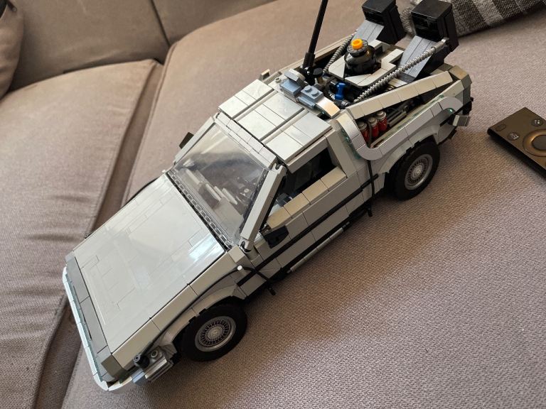 Lego delorean 