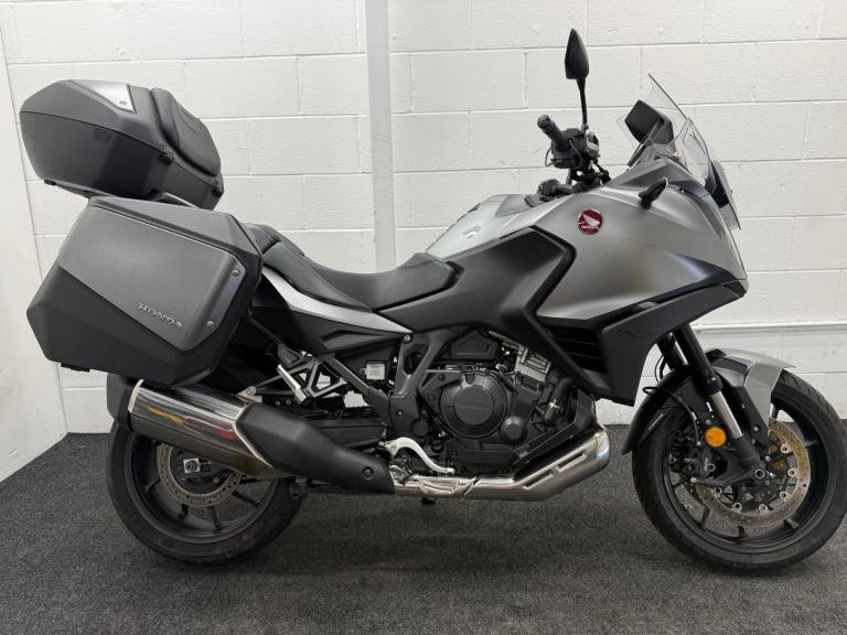 2022 Honda NT1100 ** Full Luggage - Warranty - Tank Bag **